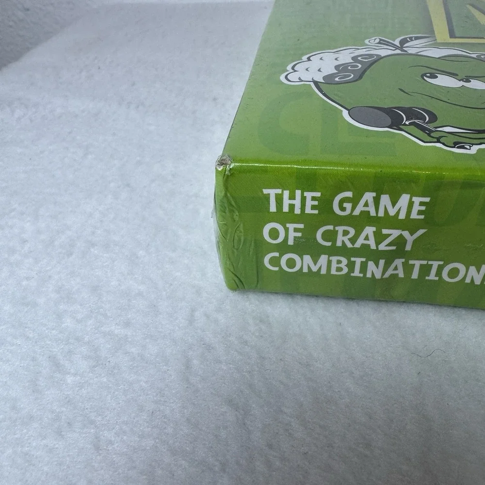 Mattel Apples to Apples Junior The Game of Crazy Comparisons Card Game Kids